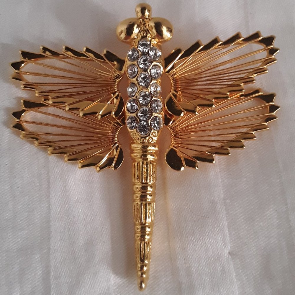 Vintage Monet Dragonfly Gold Tone Rhinestone Pin Brooch